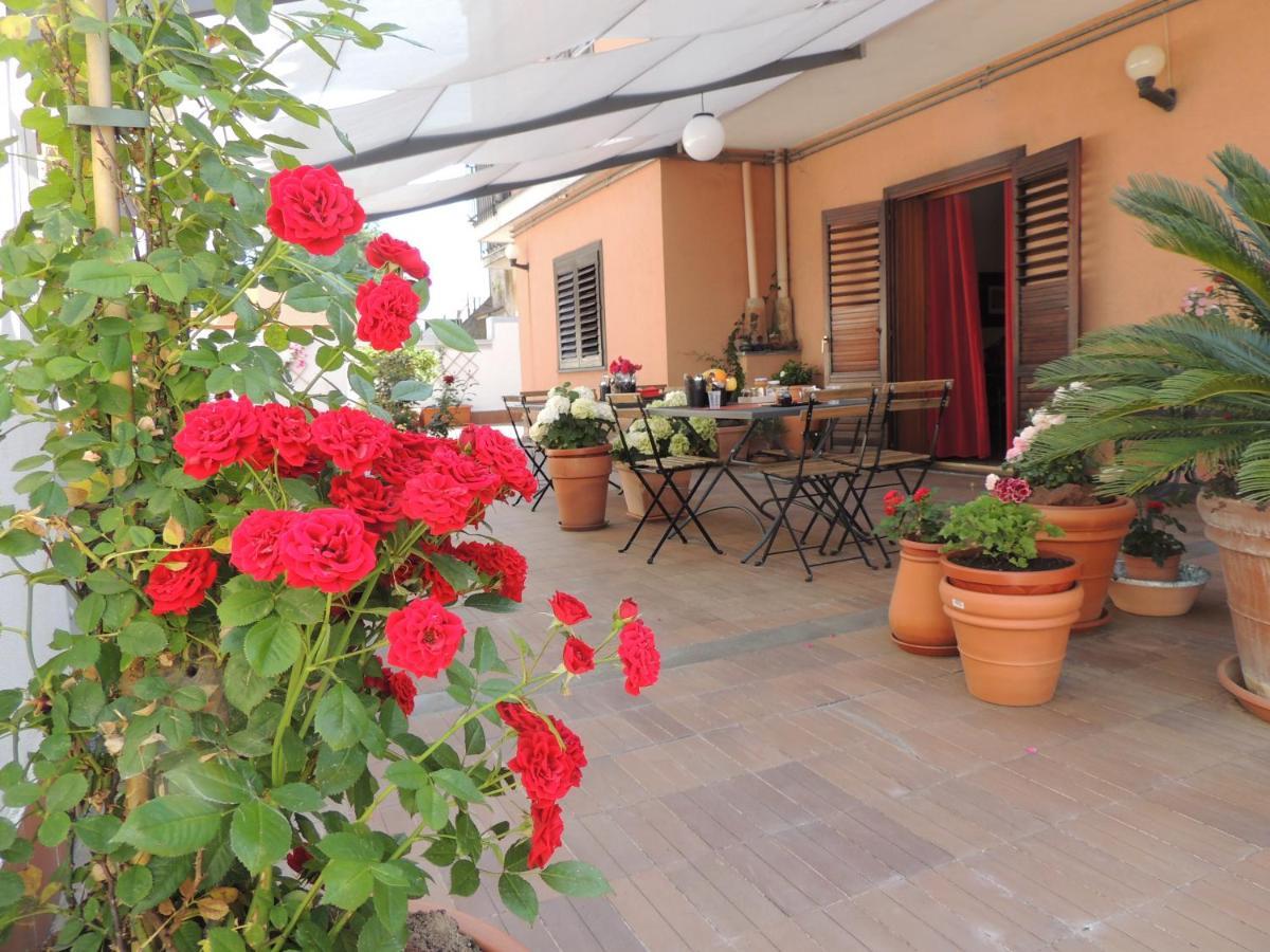 B&B Il Rosso E Il Nero Zafferana Etnea Luaran gambar