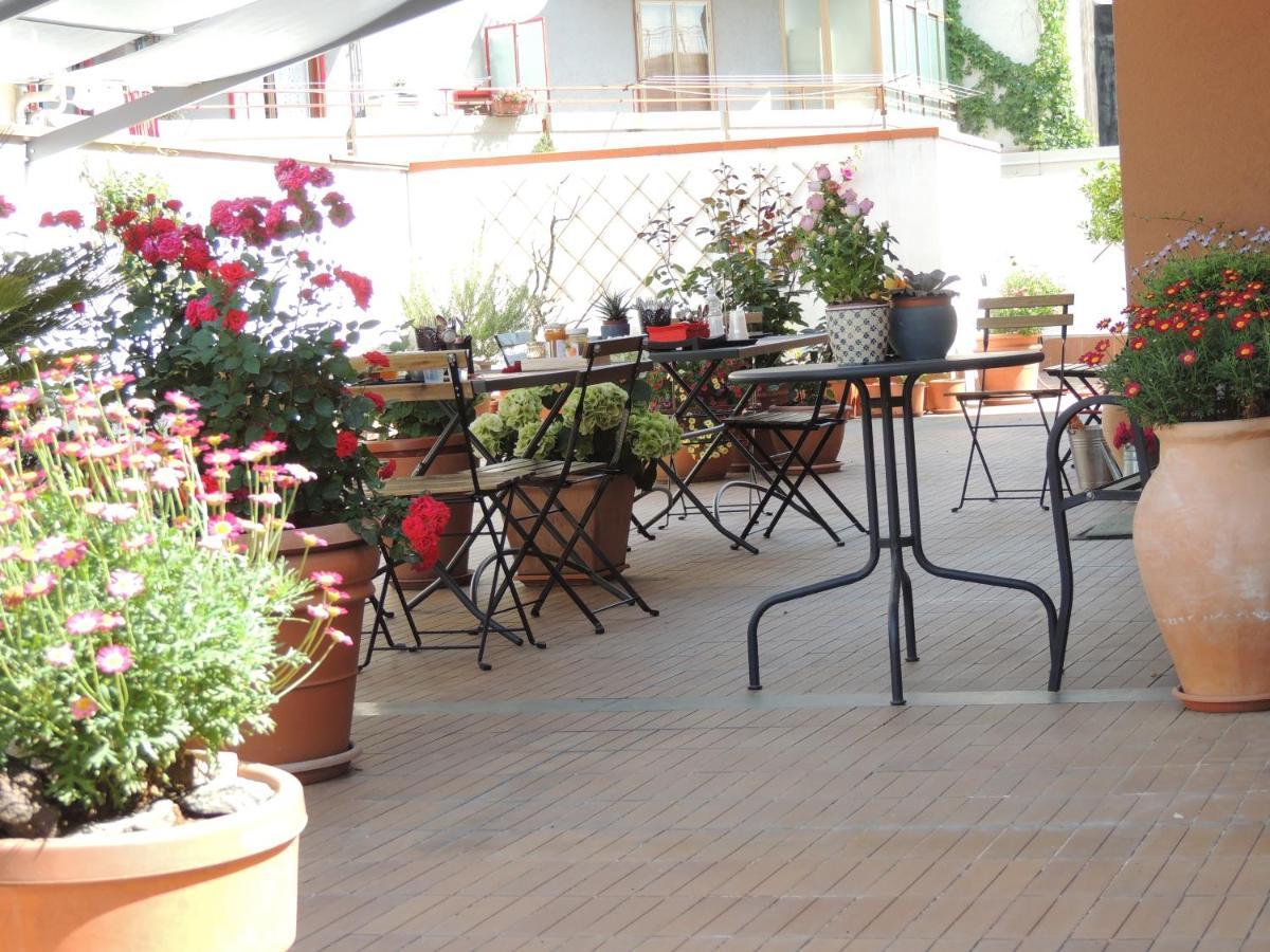 B&B Il Rosso E Il Nero Zafferana Etnea Luaran gambar
