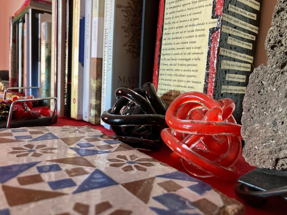 B&B Il Rosso E Il Nero Zafferana Etnea Luaran gambar