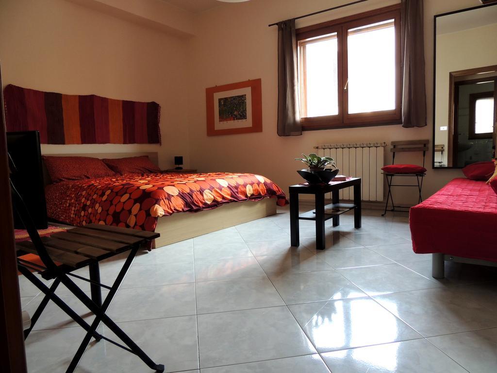 B&B Il Rosso E Il Nero Zafferana Etnea Luaran gambar