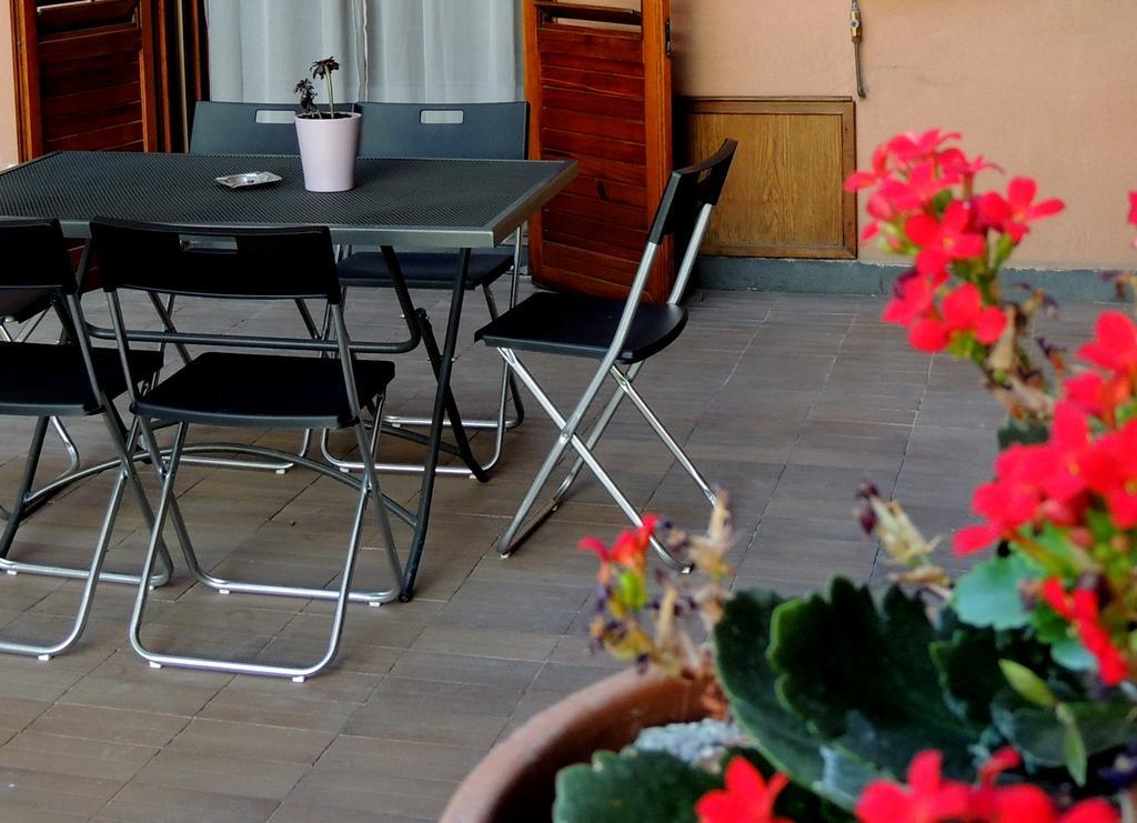 B&B Il Rosso E Il Nero Zafferana Etnea Luaran gambar