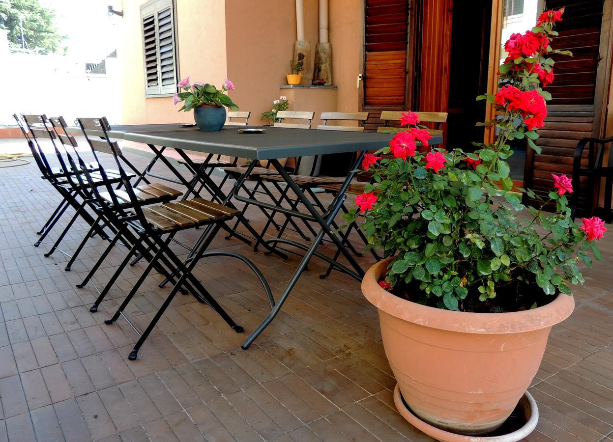 B&B Il Rosso E Il Nero Zafferana Etnea Luaran gambar