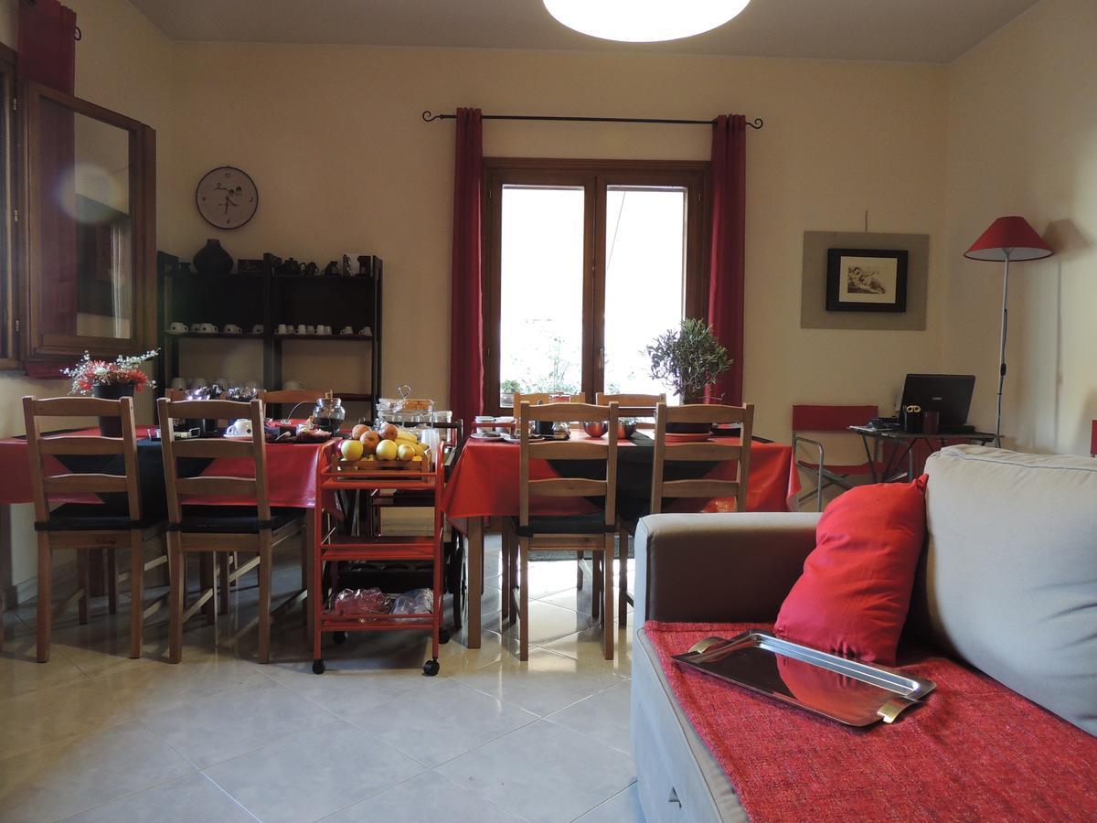B&B Il Rosso E Il Nero Zafferana Etnea Luaran gambar